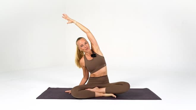 Seated Torso Circle demonstrated by Petra Kapiciakova