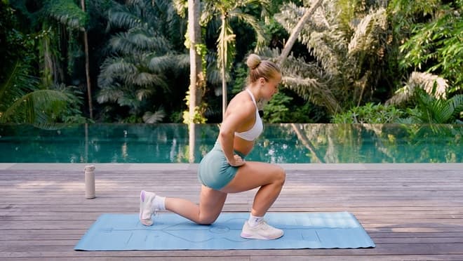 V-Ups demonstrated by Beth Hannam