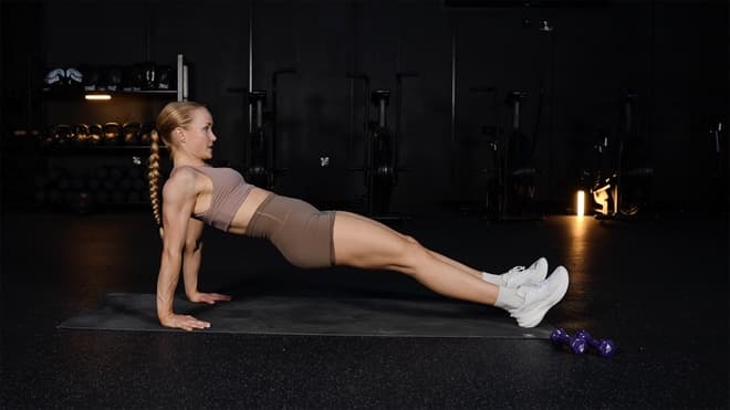 Jumping Split Squat demonstrated by Natalia Gunnlaugs